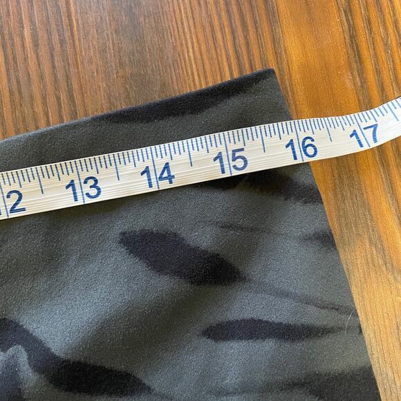 Athleta Salutation Stash High Rise 7/8 Length Leggings Pockets - Picture 9 of 9